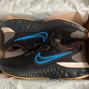 Men’s Nike Renew - brand new size 15
